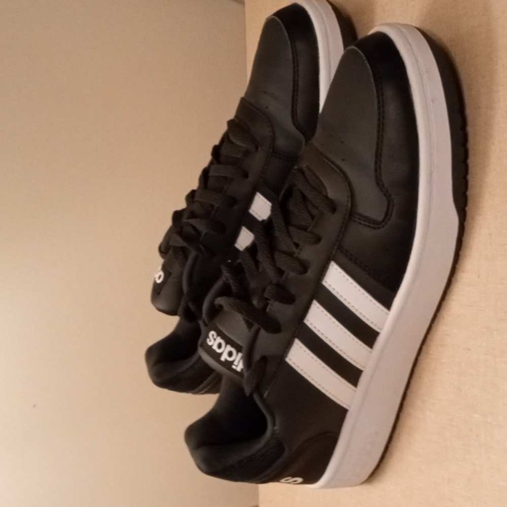Men’s Adidas black shoe